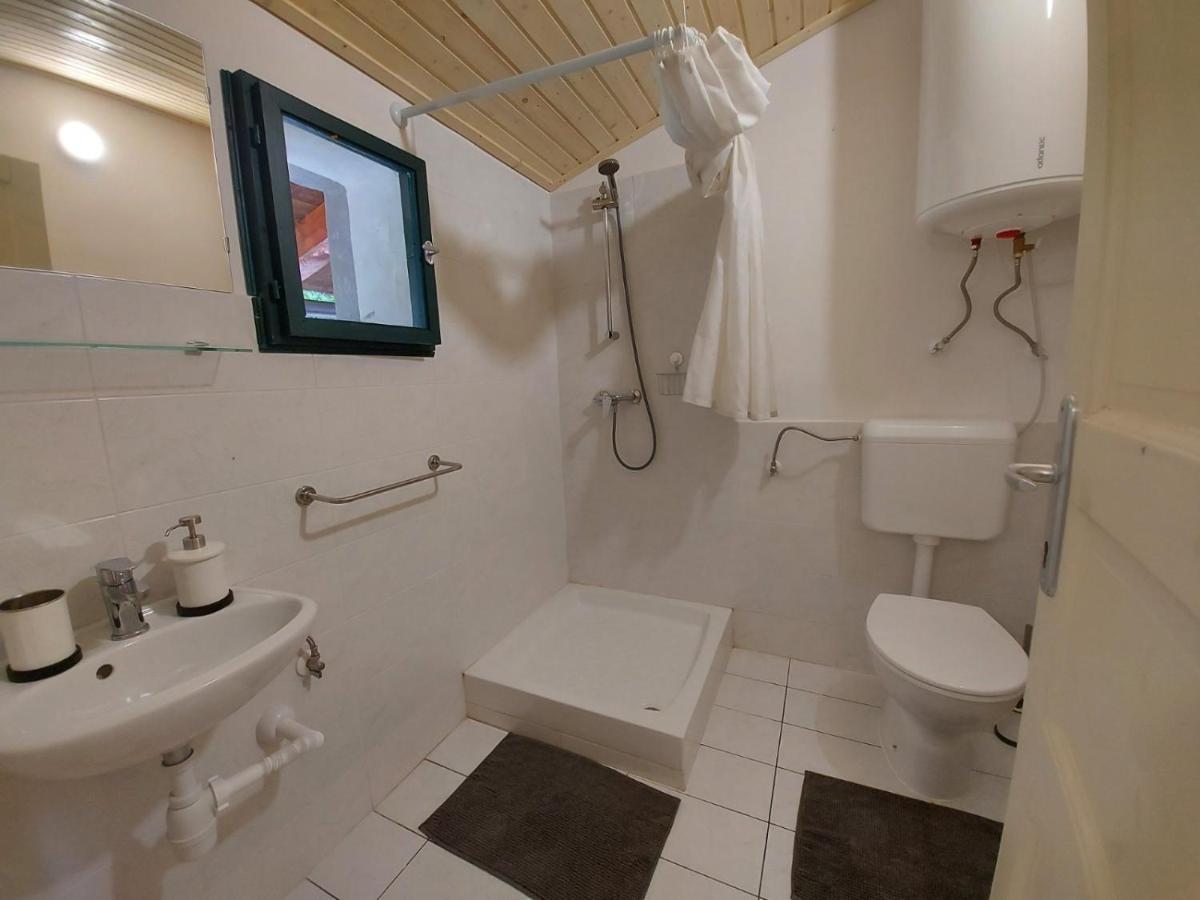 Apartmaji Hedera Komen Eksteriør billede