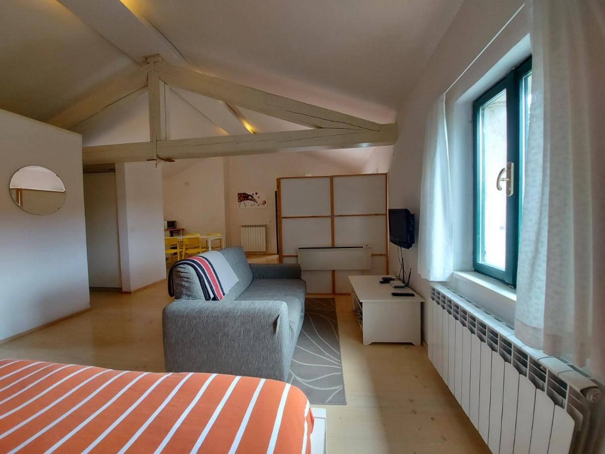 Apartmaji Hedera Komen Eksteriør billede