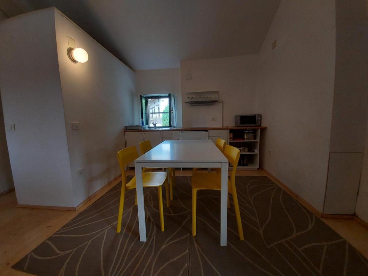 Apartmaji Hedera Komen Eksteriør billede